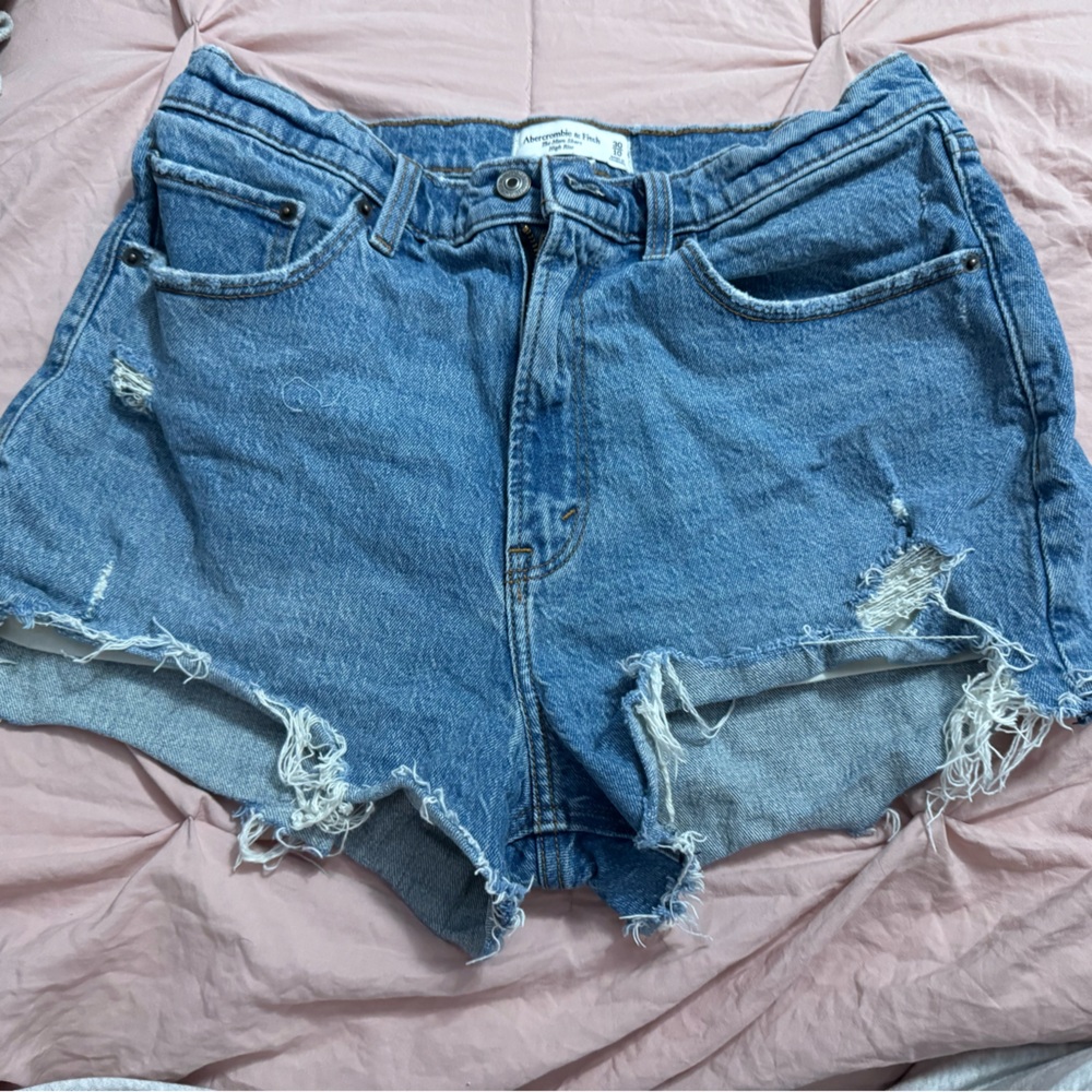 Abercrombie and Fitch High rise mom short